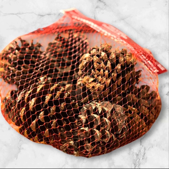 Ceramic Holiday House with Pine Cones - Picture 6 of 7